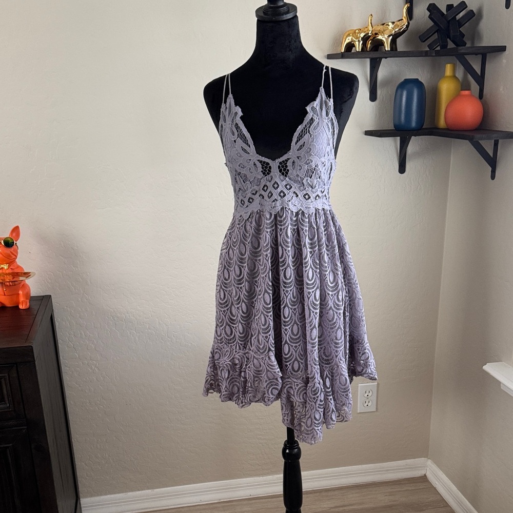 Elegant Lace Mini Dress in Lavender
